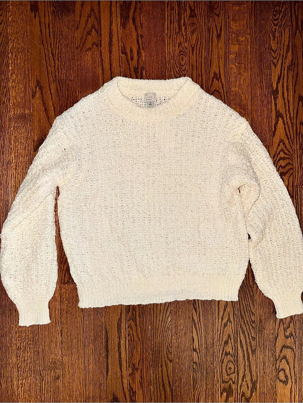 New Day Cream Textured Crewneck Sweater Size Medium NWT